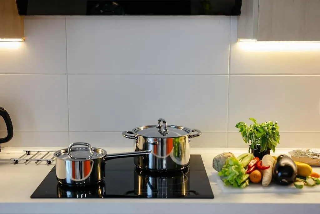 Modern, Spacious Apartment With Garage And Balcony ワルシャワ ポーランド