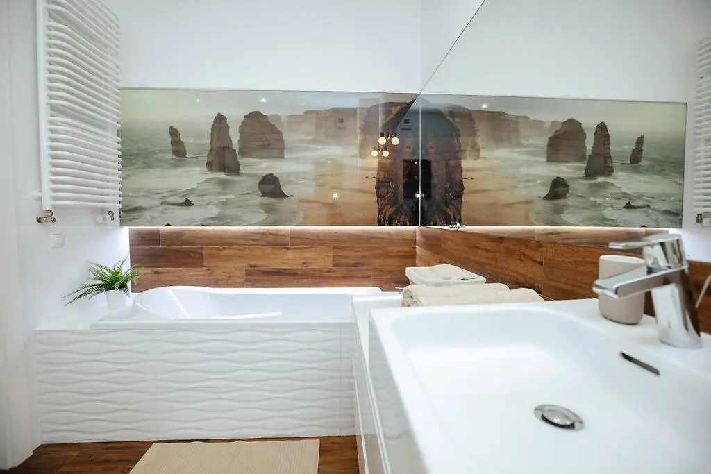 Modern, Spacious Apartment With Garage And Balcony ワルシャワ ポーランド
